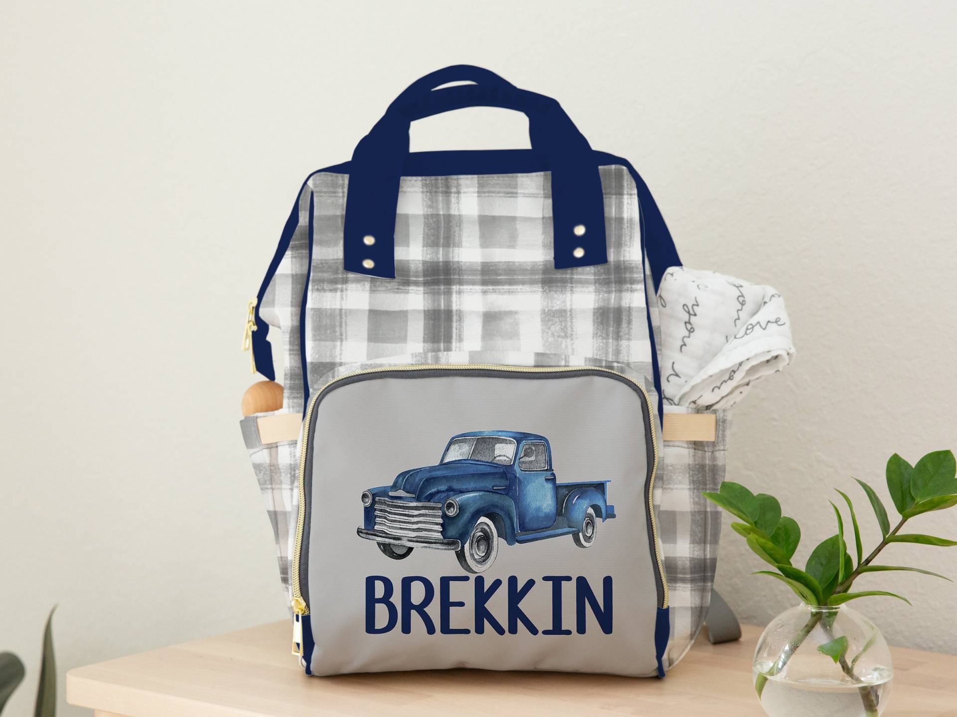 Personalisierte Wickeltasche Für Baby Jungen, Rucksack, Navy Kariert, Vintage Lkw Kinderzimmer Dekor, Junge Dusche Geschenk, Krankenhaustasche von ModifiedTot