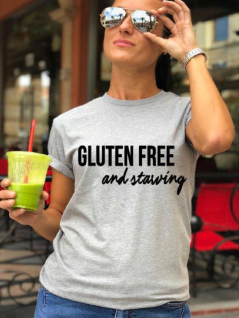 Glutenfrei Und Hungernd T-Shirt Lustiges Veganes Sarkasmus T-Shirt von ModishChicBoutique