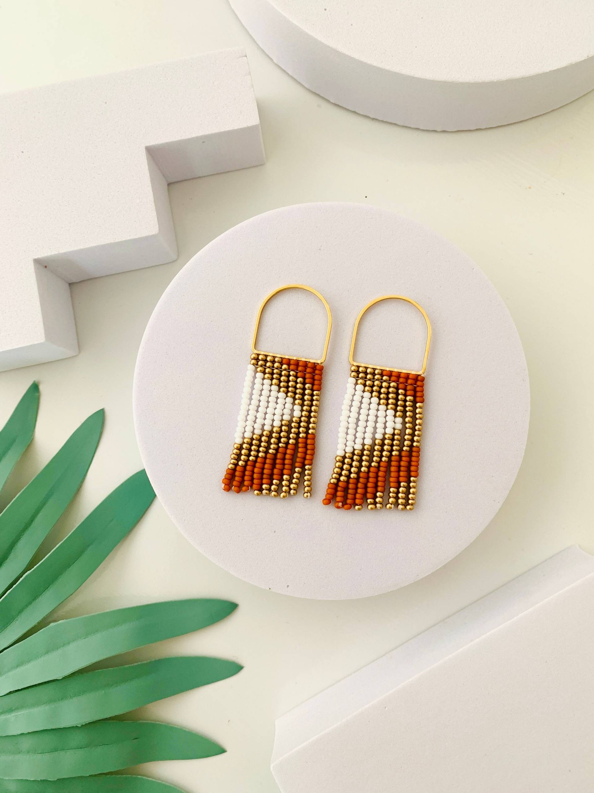 Handgemachte Rocailles Perlen Ohrringe By Modish/Modern Boho Handgemachte Rocailles Perlen Ohrringe By Modish/Modern Boho von ModishJS