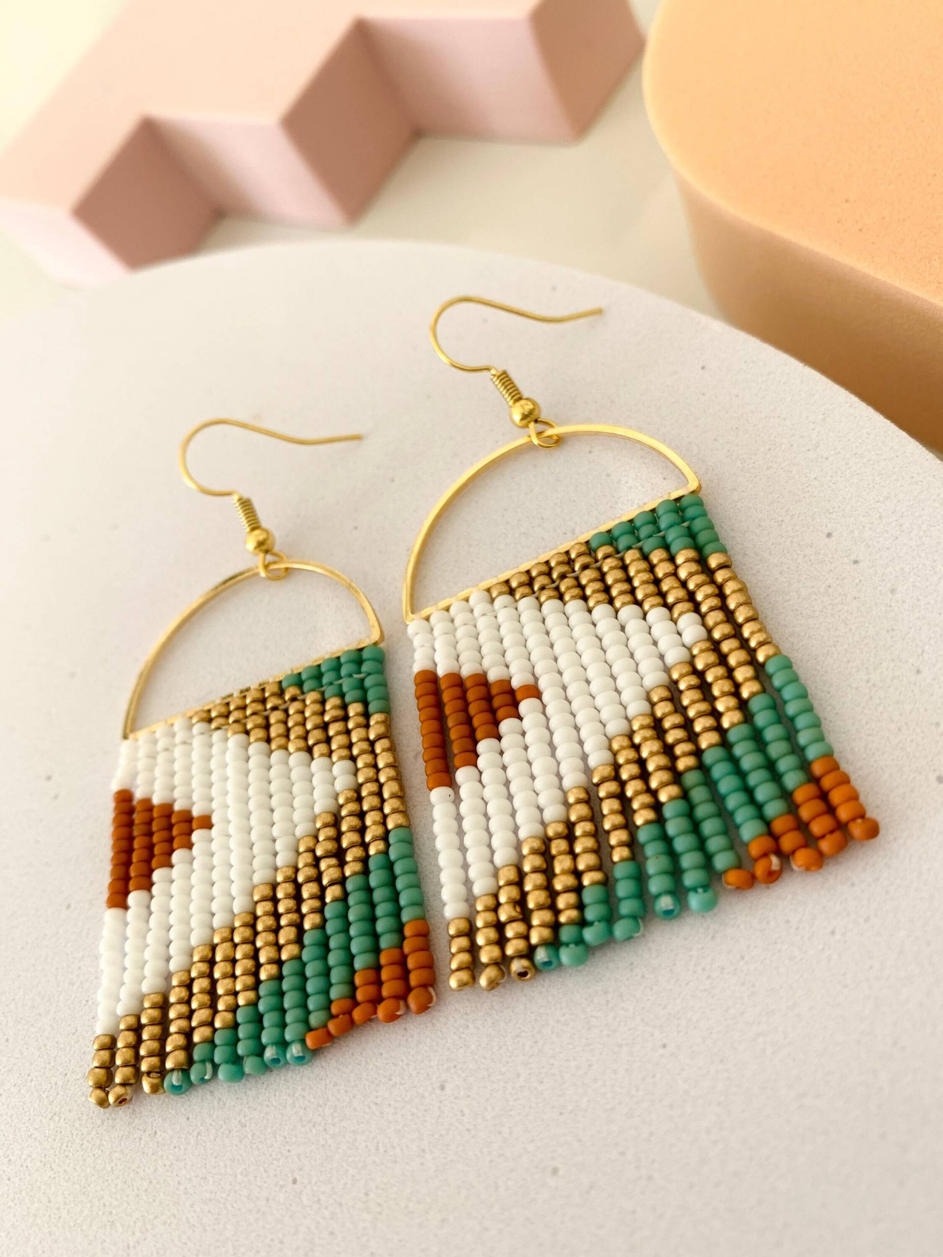 Handgemachte Rocailles Perlen Ohrringe By Modish/Modern Boho von ModishJS
