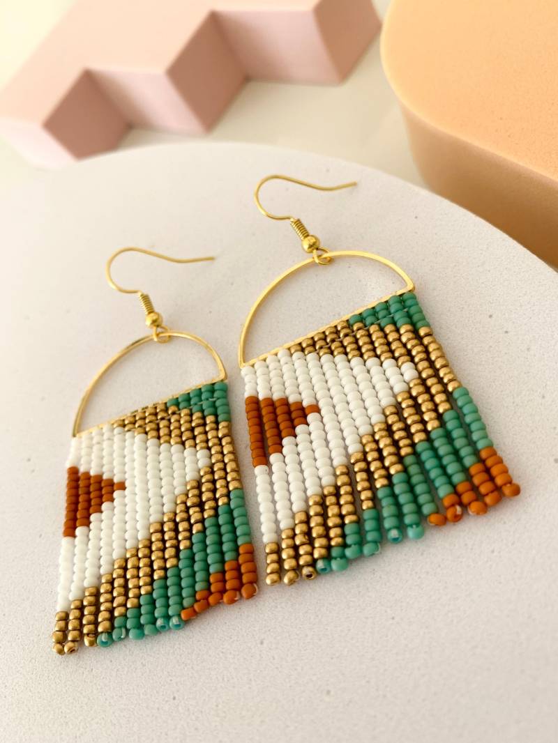 Handgemachte Rocailles Perlen Ohrringe By Modish/Modern Boho von ModishJS