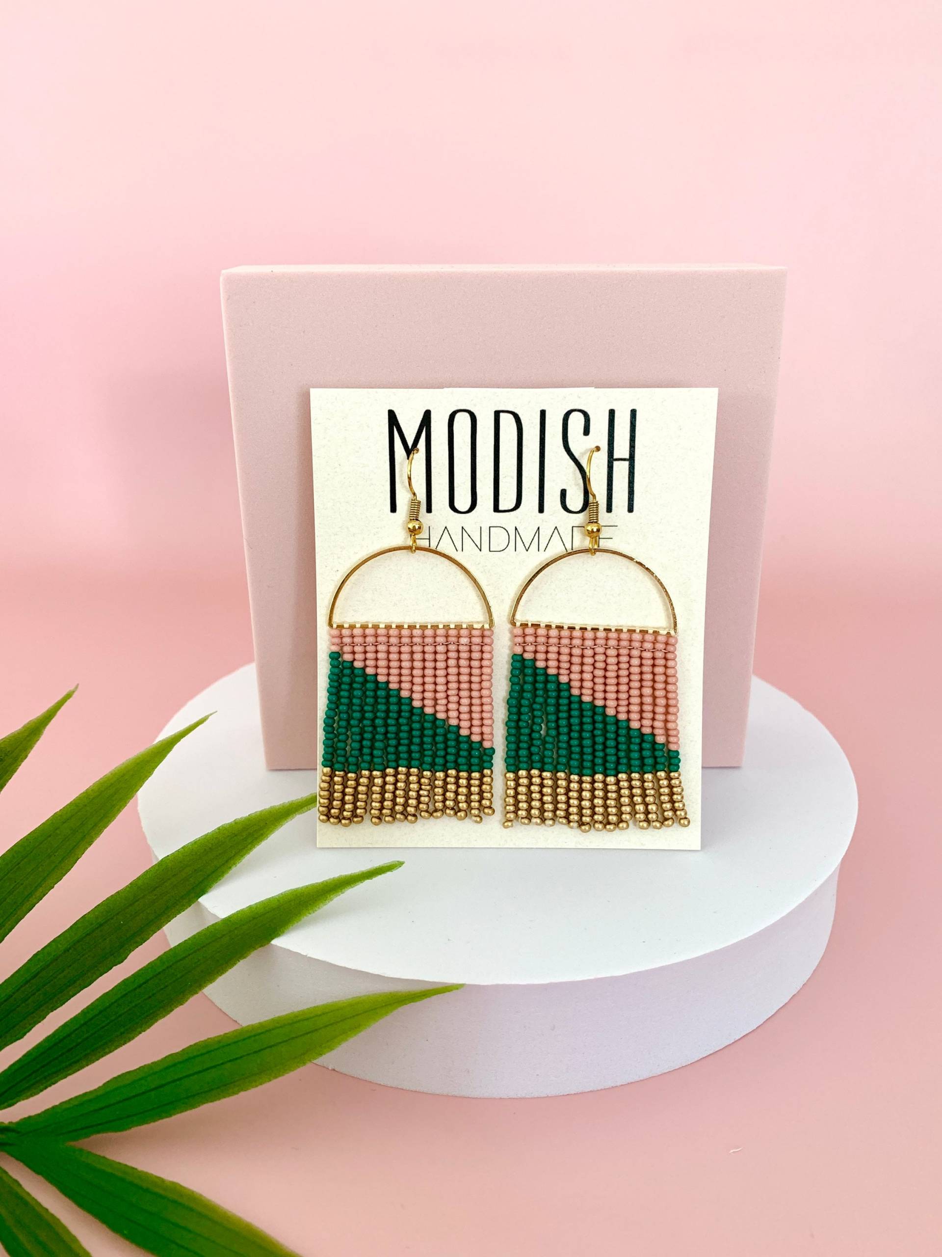 Handgemachte Rocailles Perlen Ohrringe Von Modish/Modern /Boho Rosa Und Grün Handgemachte Rocailles Perlen Ohrringe Von Modish/Modern /Boho Rosa Und Grün von ModishJS