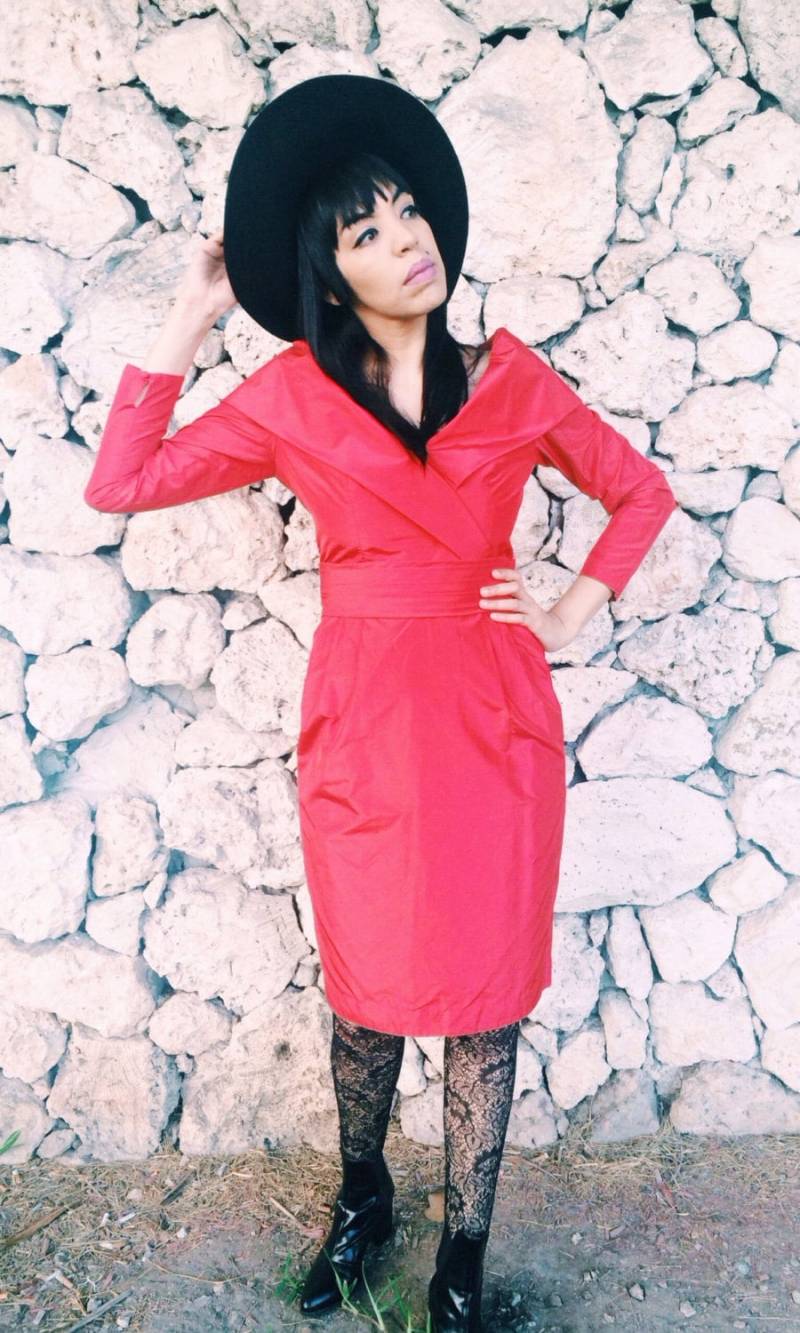 Vintage 80Er Tut 50Er Jahre Rot Tailliertes Cocktail Seidenkleid S10 von ModlipsRevival