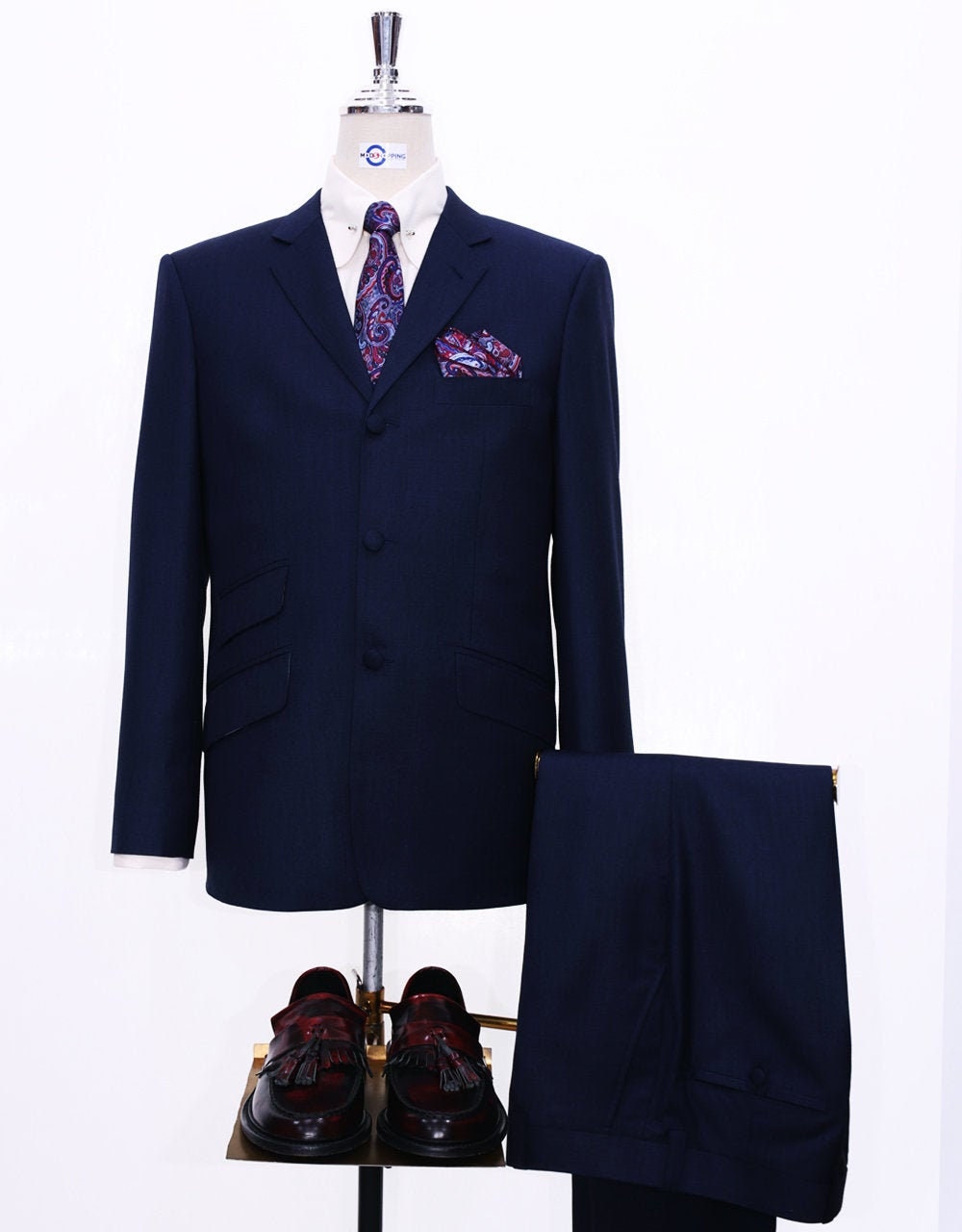 Dunkelblauer Anzug | 60S Style Dunkelblau-Blauer Mod Suit Mit 3 Knöpfen Dunkelblauer Anzug | 60S Style Dunkelblau-Blauer Mod Suit Mit 3 Knöpfen von Modsuits