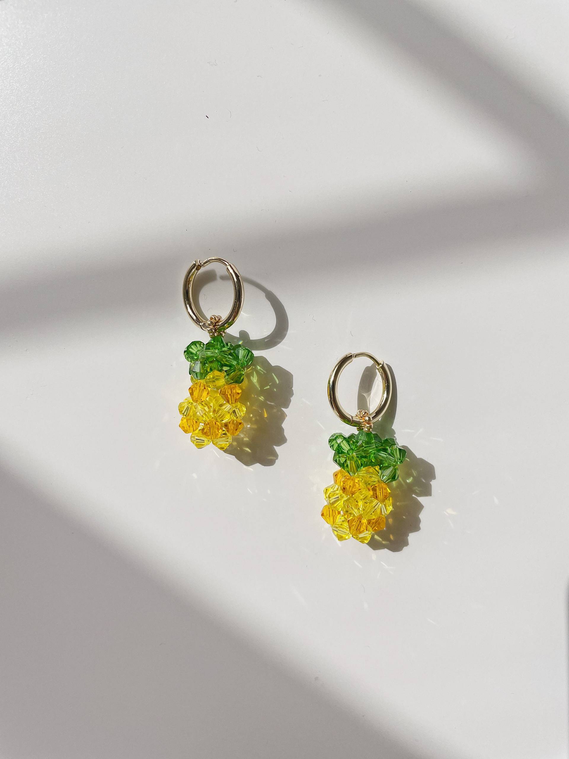 Perlen Ananas Ohrringe | Glas Obst Vergoldete Huggie Hoop Lustiges Geschenk Für Mädchen Perlen Ananas Ohrringe | Glas Obst Vergoldete Huggie Hoop Lustiges Geschenk Für Mädchen von MogooStudio