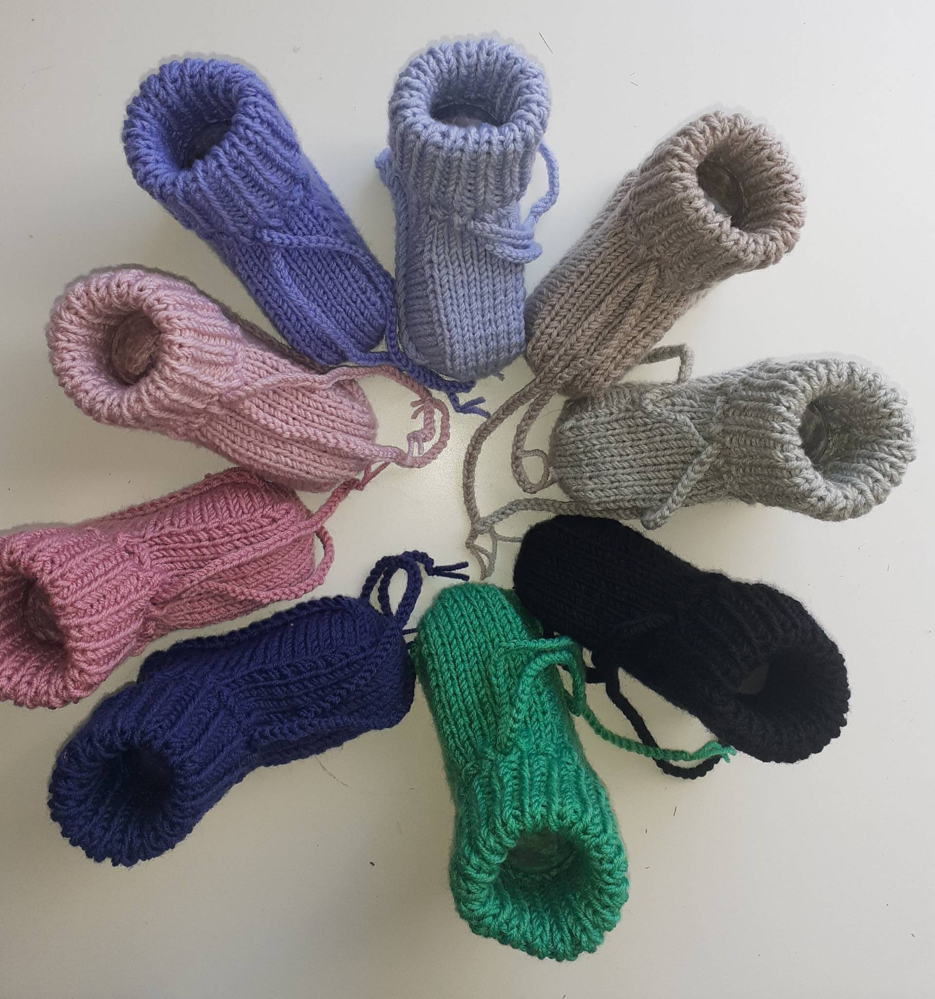 Gestrickte Babyschuhe 0-3 Monate Gestrickte Babyschuhe 0-3 Monate von Mohairschaf