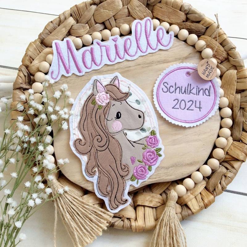 Pferde Applikation Set 3 - Teilig Mit Anhänger "Schulkind" Inkl. Wunschname Aufnäher Für Schultüte Oder Diy Pferd von MohnblumesWelt