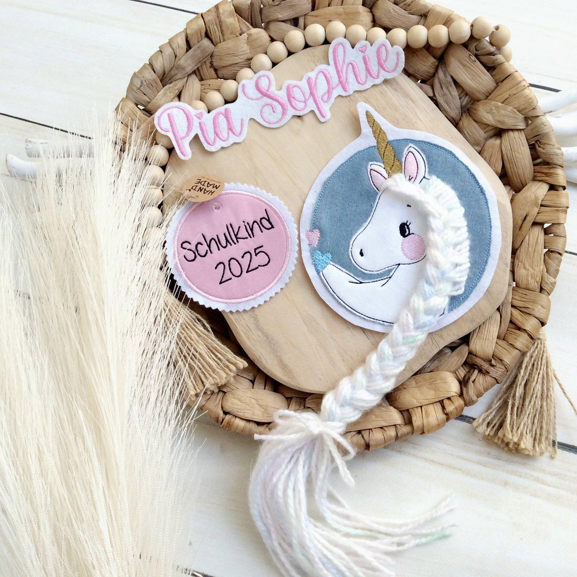 Set 3 - Teilig M Applikation Einhorn Anhänger "Schulkind" Inkl. Wunschname Aufnäher Für Schultüte Oder Diy 3D Pferd Mit Mähne Set 3 - Teilig M Applikation Einhorn Anhänger "Schulkind" Inkl. Wunschname Aufnäher Für Schultüte Oder Diy 3D Pferd Mit Mähne von MohnblumesWelt