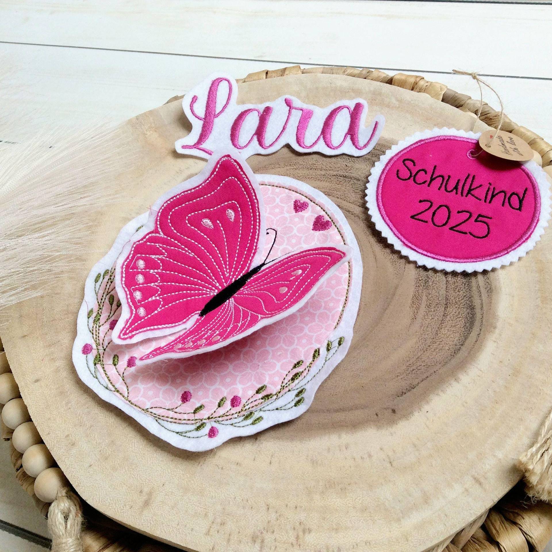 Set Applikation 3D Schmetterling Mit Anhänger "Schulkind 2026" Für Schultüte Inkl. Name Set Applikation 3D Schmetterling Mit Anhänger "Schulkind 2026" Für Schultüte Inkl. Name von MohnblumesWelt
