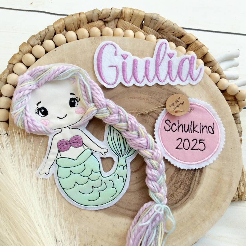 Set Applikation Nixe 3D Meerjungfrau Glitzer Mit Anhänger "Schulkind 2026" Für Schultüte Wollhaare Inkl. Name Set Applikation Nixe 3D Meerjungfrau Glitzer Mit Anhänger "Schulkind 2026" Für Schultüte Wollhaare Inkl. Name von MohnblumesWelt