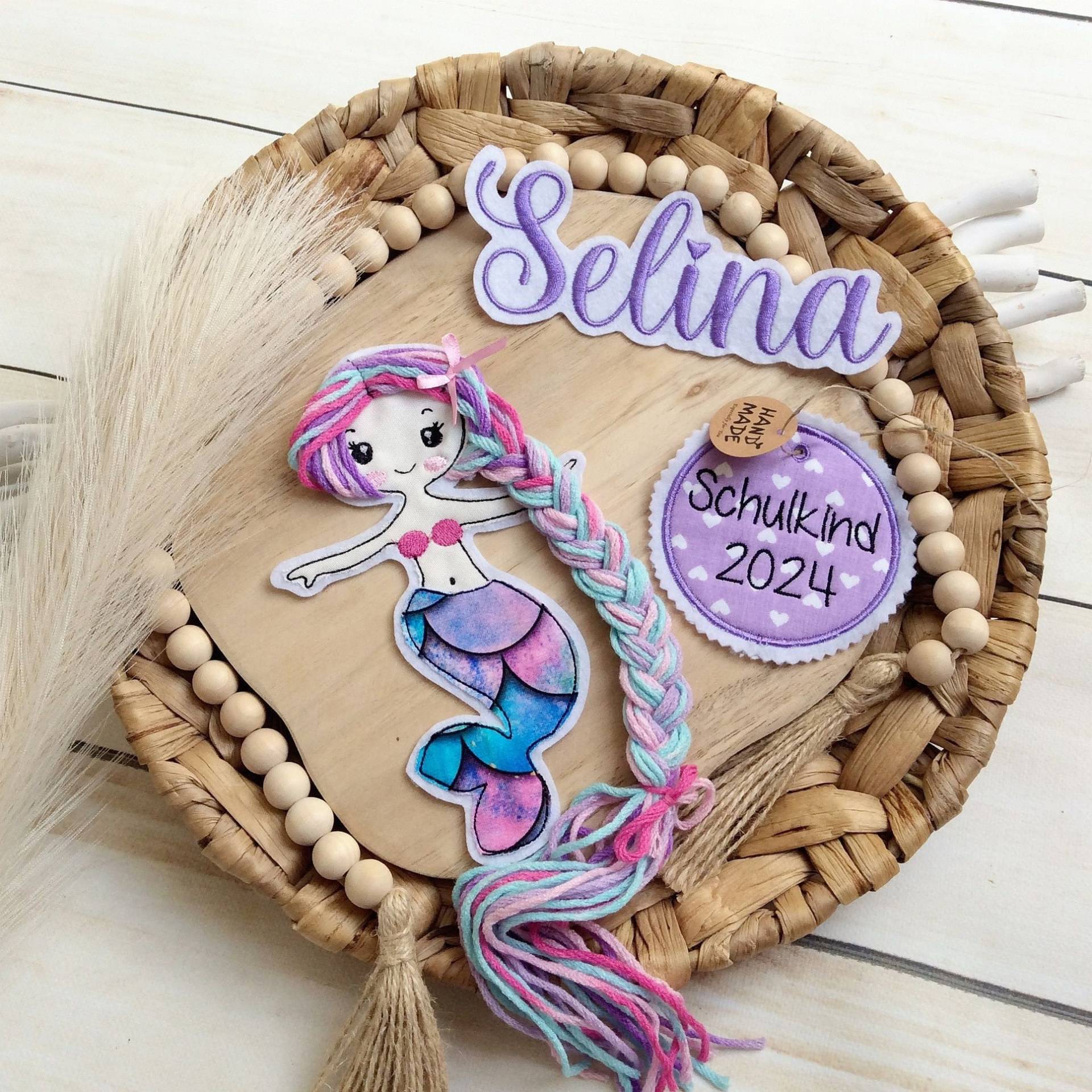 Set Applikation Nixe 3D Meerjungfrau Glitzer Mit Anhänger "Schulkind" Für Schultüte Wollhaare Inkl. Name Set Applikation Nixe 3D Meerjungfrau Glitzer Mit Anhänger "Schulkind" Für Schultüte Wollhaare Inkl. Name von MohnblumesWelt