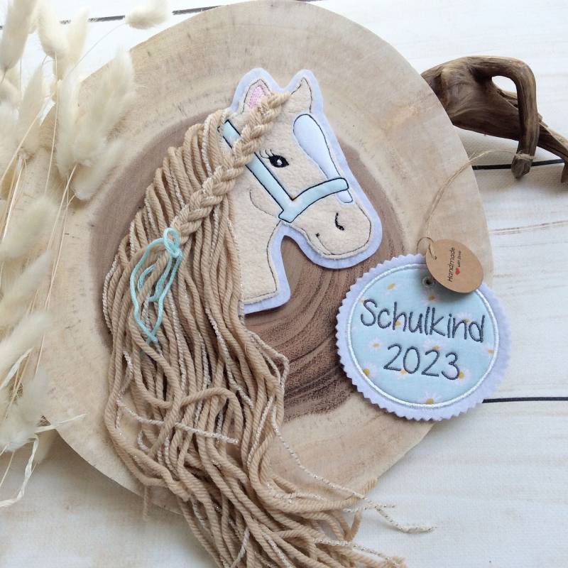 xl Applikation Plus "Schulkind 2026 Button Anhänger" Pferd Pferdekopf Pastell Mint Aufnäher Patch Auf Filz Mit Mähne von MohnblumesWelt