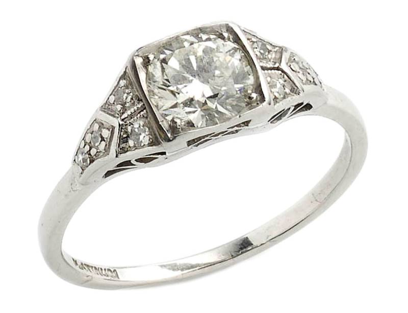 Art Deco Rund Brilliantschliff 0, 80 Karat Diamant Platinring, Circa 1935 von MoiraFineJewellery
