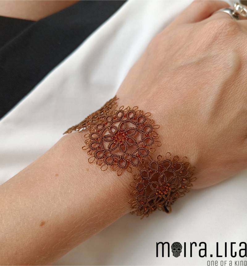 Tatting Armband Spitze Boho Braun Tatting Armband Spitze Boho Braun von MoiraLita