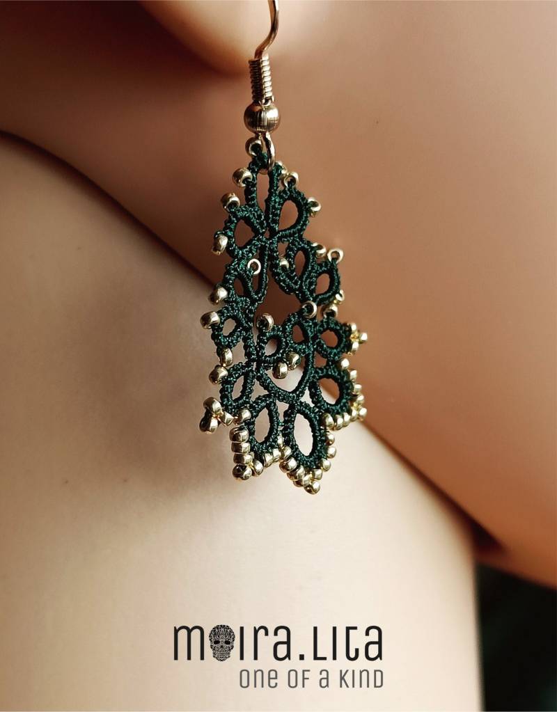 Tatting Ohrringe Gold Smaragdgrün Spitze Tatting Ohrringe Gold Smaragdgrün Spitze von MoiraLita
