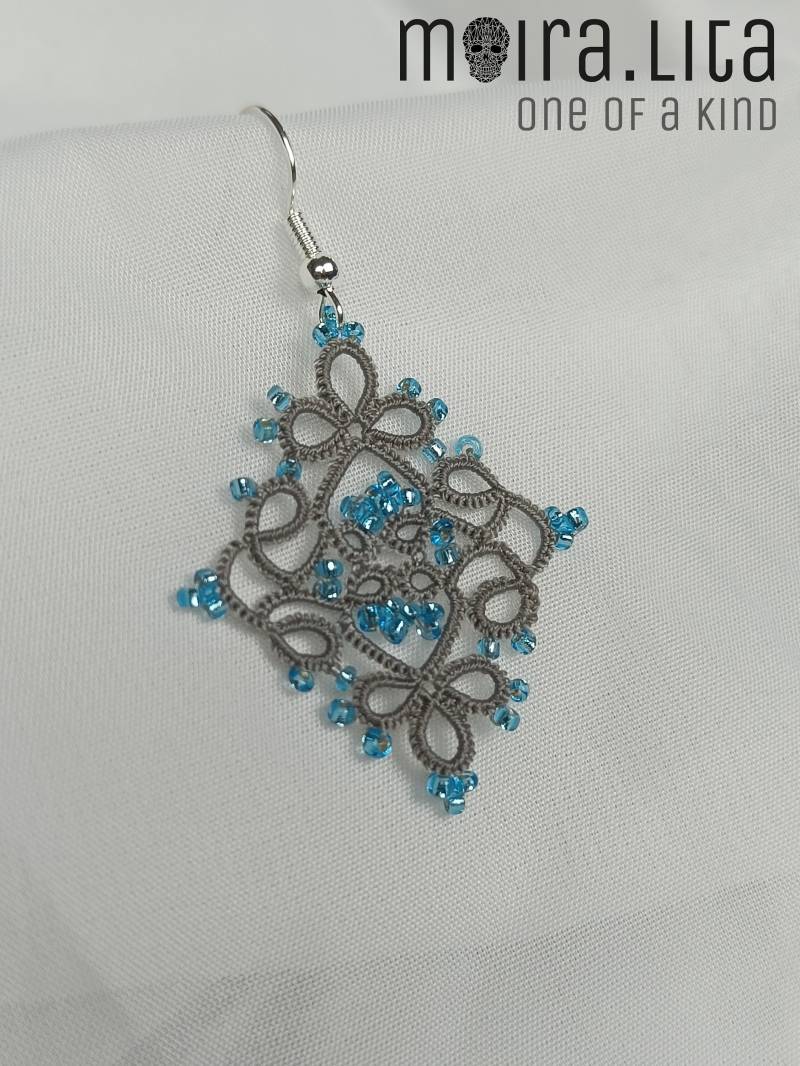 Tatting Ohrringe Grau Blau Spitze Tatting Ohrringe Grau Blau Spitze von MoiraLita