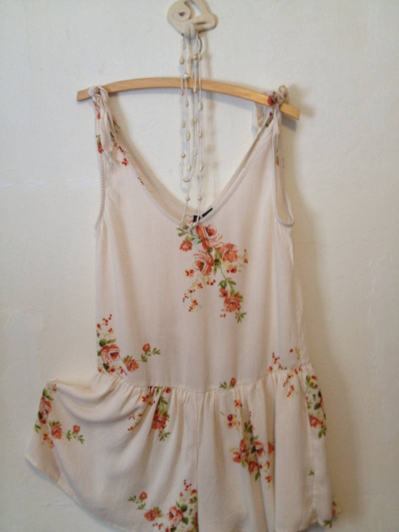 Vintage Floral Creme Sommer Romper Vintage Floral Creme Sommer Romper von MoiraVintage