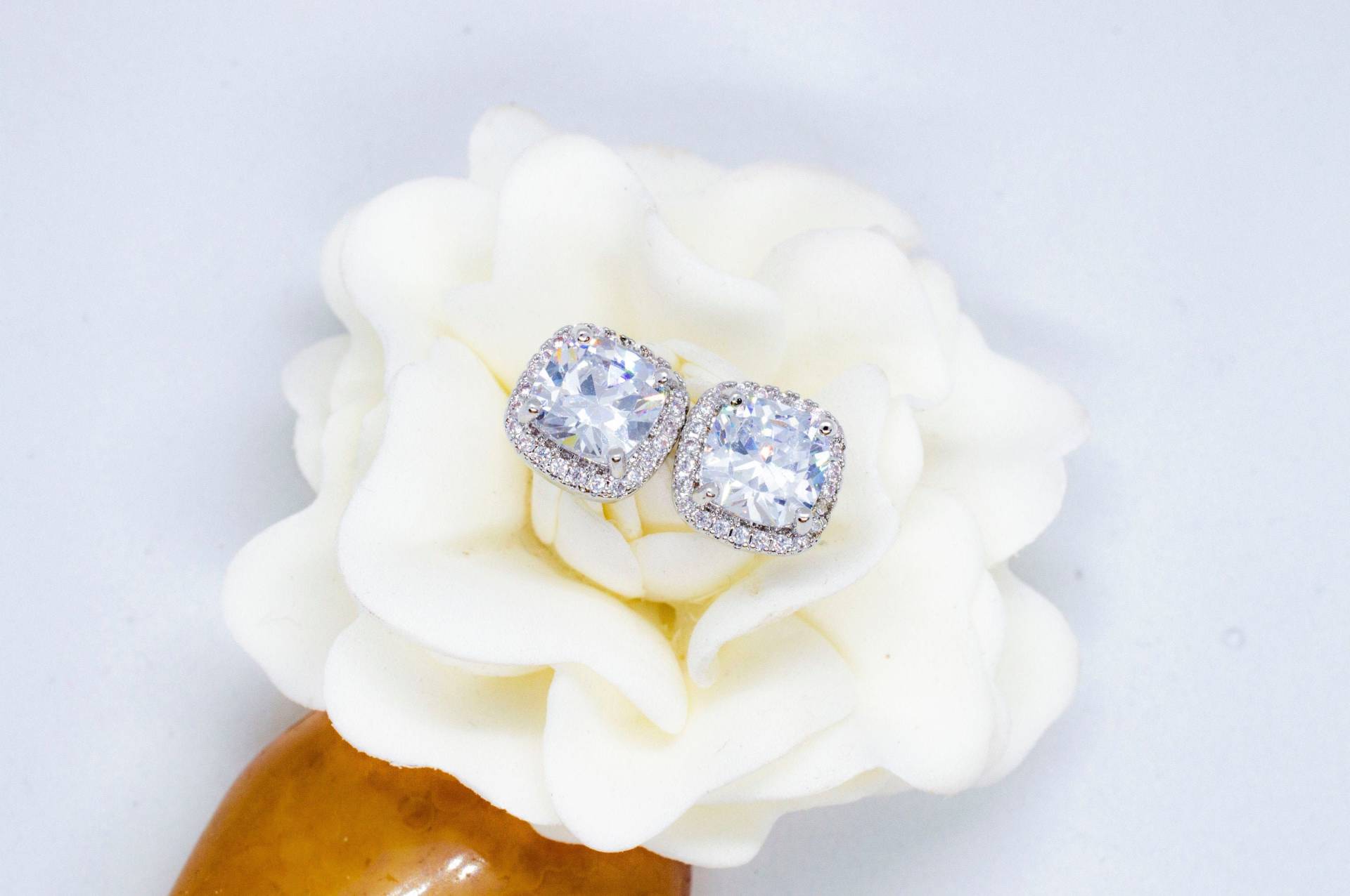 3, 40 Ct Halo Kissen Geschnitten Für Immer Moissanite Ohrringe, Weißgold 14K/18K Gold Braut von MoissaniteUniverse