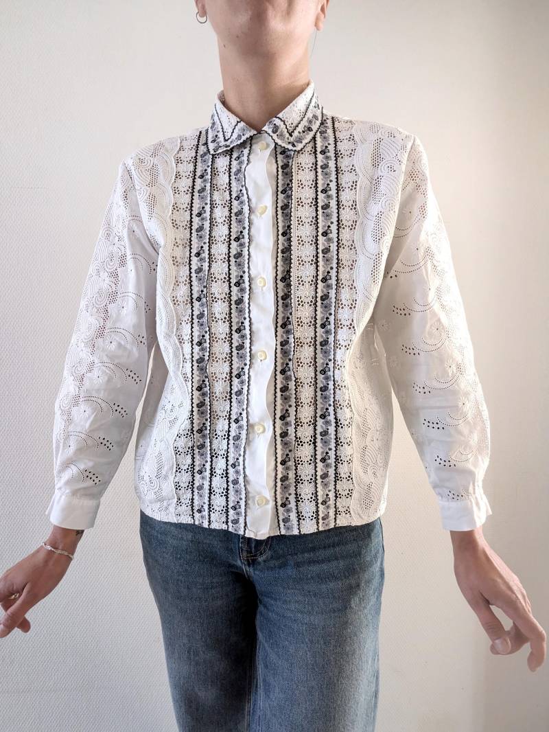 Beautiful Vintage Eyelet Embroidery 70's Blouse Xxs Xs S Petite Beautiful Vintage Eyelet Embroidery 70's Blouse Xxs Xs S Petite von MojaVintageShop