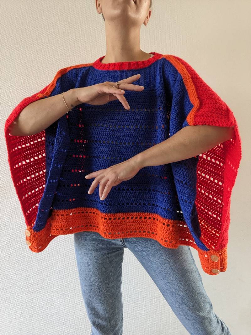 True Vintage Handmade Crochet Colour Blocking Poncho With Wooden Buttons True Vintage Handmade Crochet Colour Blocking Poncho With Wooden Buttons von MojaVintageShop