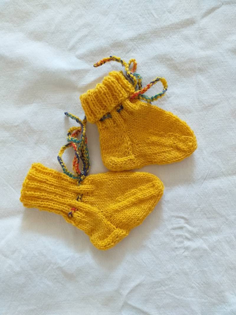Babysöckchen Handgestrickt Babysöckchen Handgestrickt von Mokaibohandarbeiten