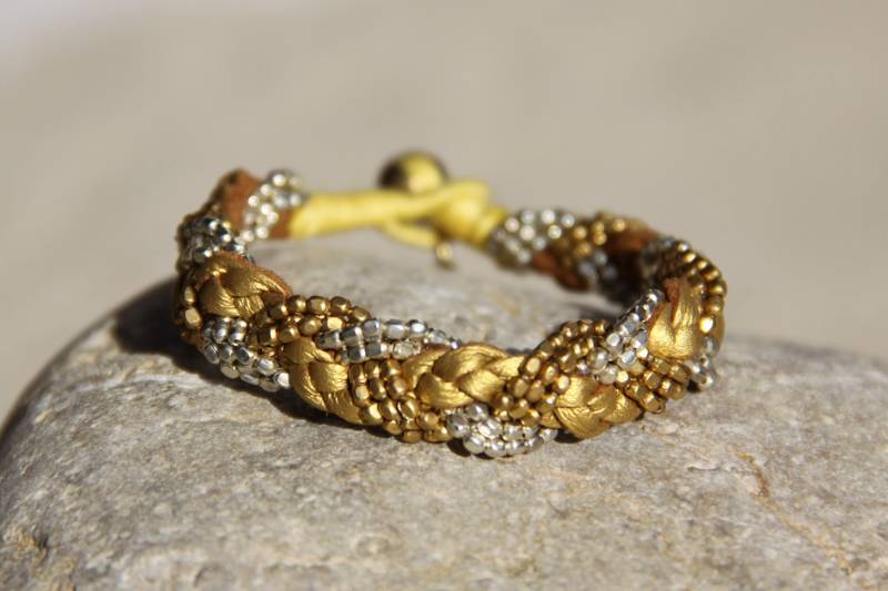 Zopfperlenarmband - Sommer Layering Armband Everyday Gold Boho Geschenk Für Freundin Chic von MokshaJewelryIbiza