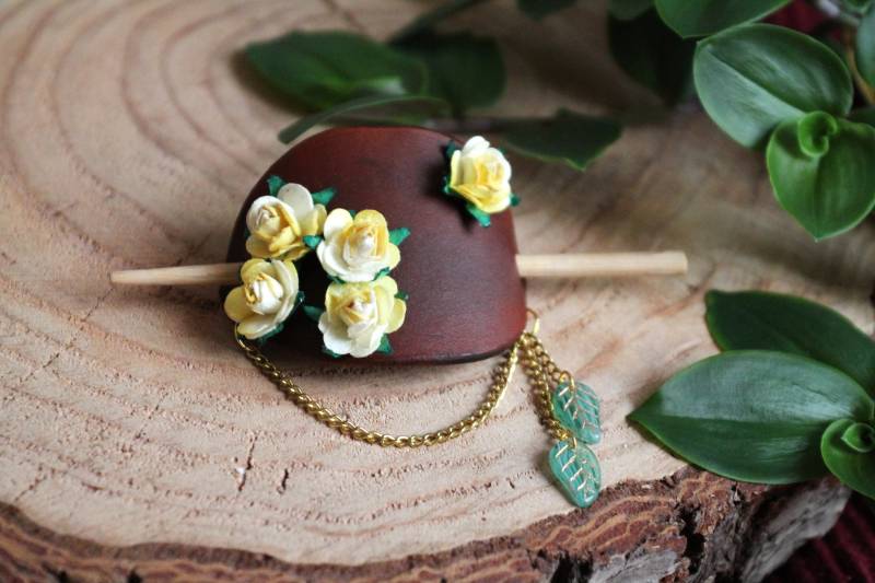 Frühlingsfarben Brown & Yellow With Little Leafs Flower Hair Pin By Molaris von MolarisCrafts