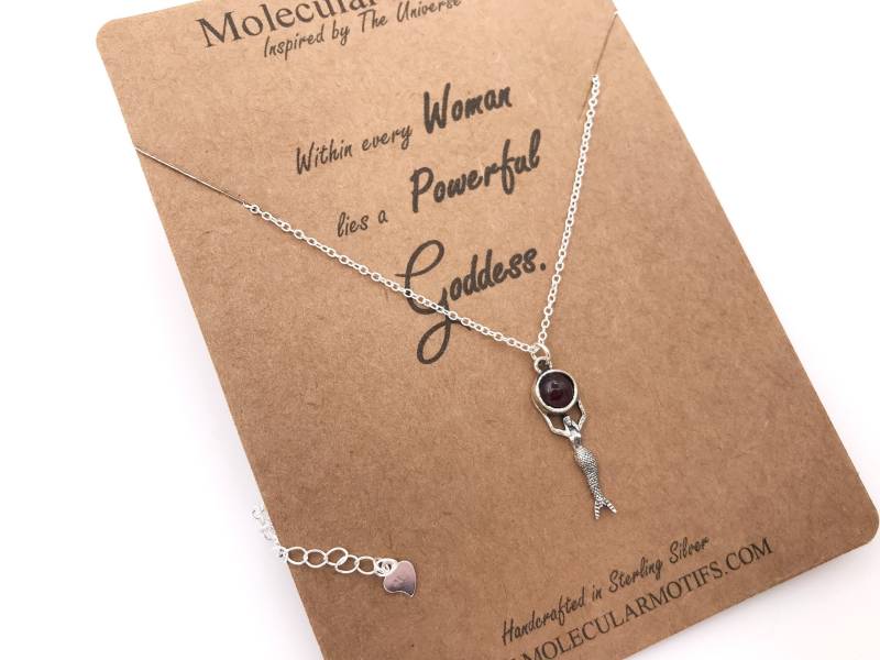 sterling Silber-Roter Granat Januar Birthstone-Meerjungfrau Anhänger-Hand Gegossen-Fantasy Kleine Meerjungfrau von MolecularMotifs