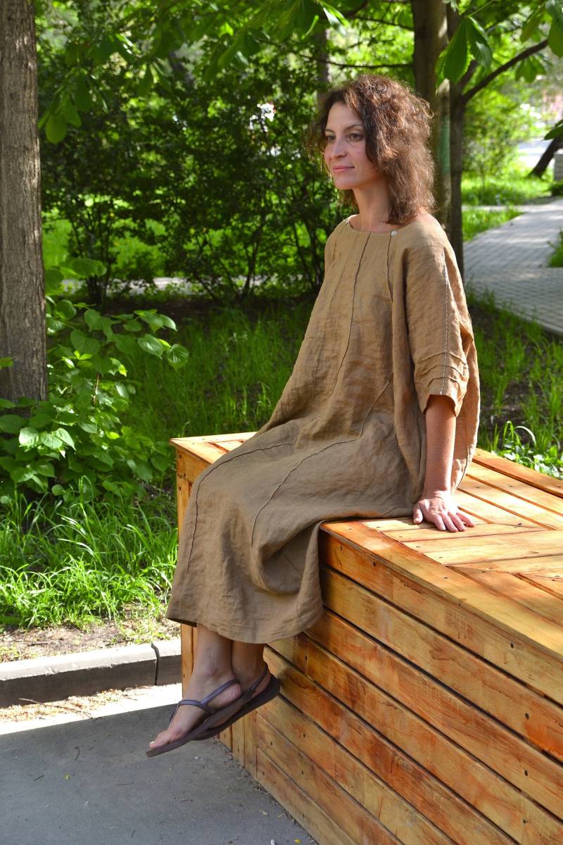 Besticktes Leinenkleid.zimt Mit Schönem Rücken.boho Leinenkleid von Moliqlinen