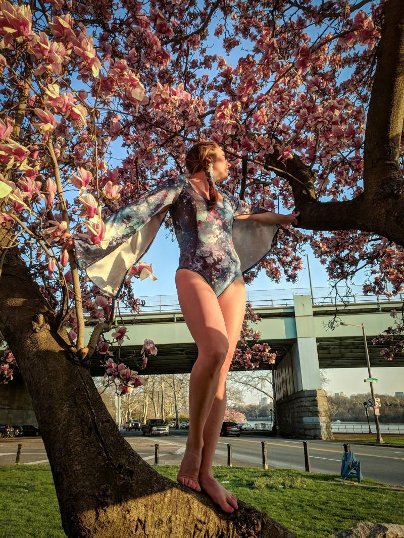 Astral Floral Isabella Body von MolliPopGlow