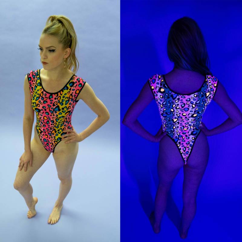 Elektro-Cheetah Lt Thong Bodysuit von MolliPopGlow
