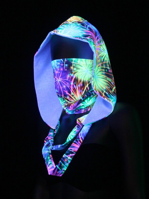 Feuerwerk Und Opal Staub Reversible Wickeln Kapuze von MolliPopGlow