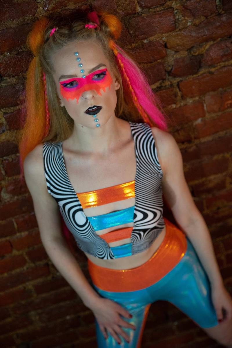 Schwindliger Cut-Out Cropped Tank von MolliPopGlow