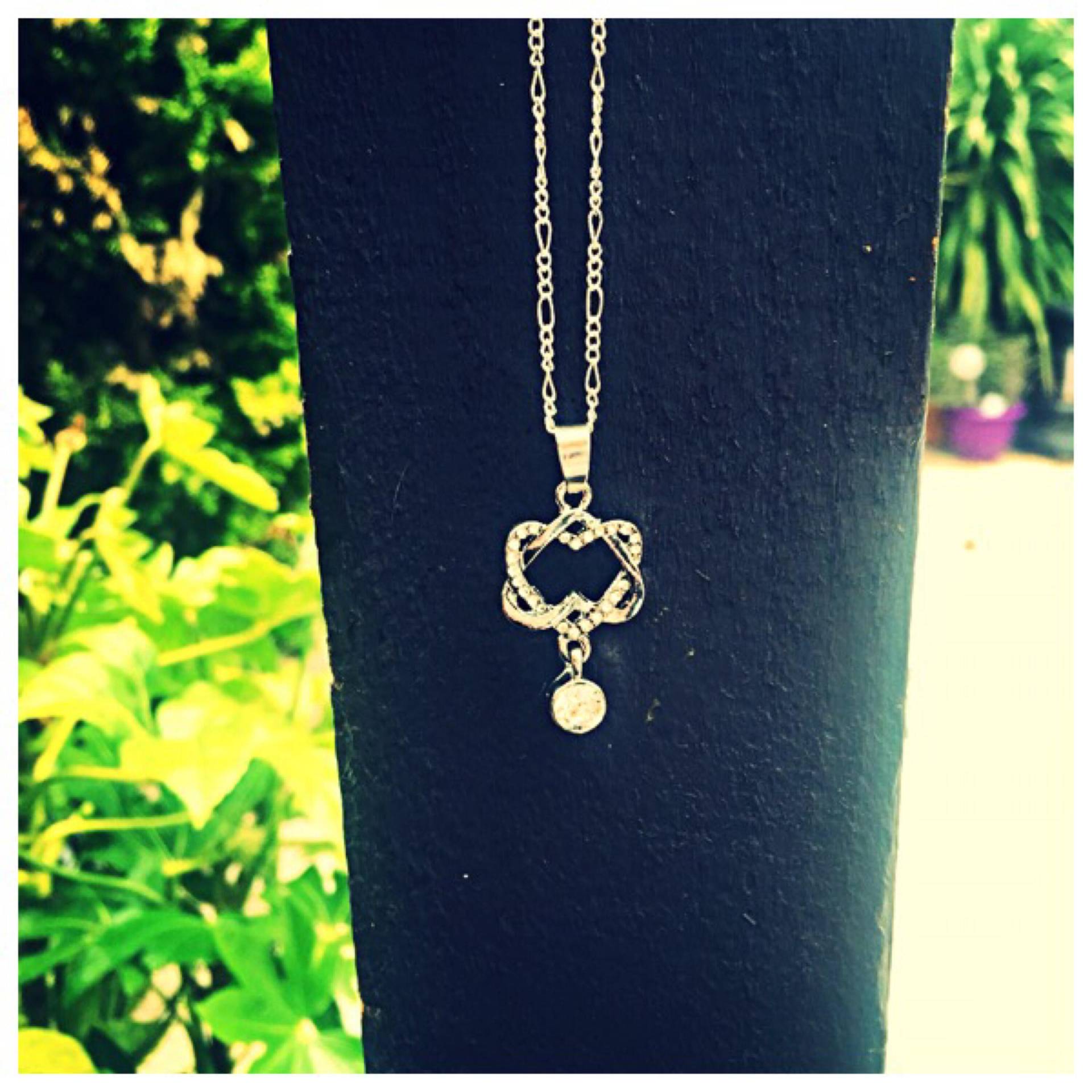 Elegante Strass Herz Kette. 925 Silber Figaro Geschenktüte Verpackt Elegante Strass Herz Kette. 925 Silber Figaro Geschenktüte Verpackt von MollyMcgheeBoutique