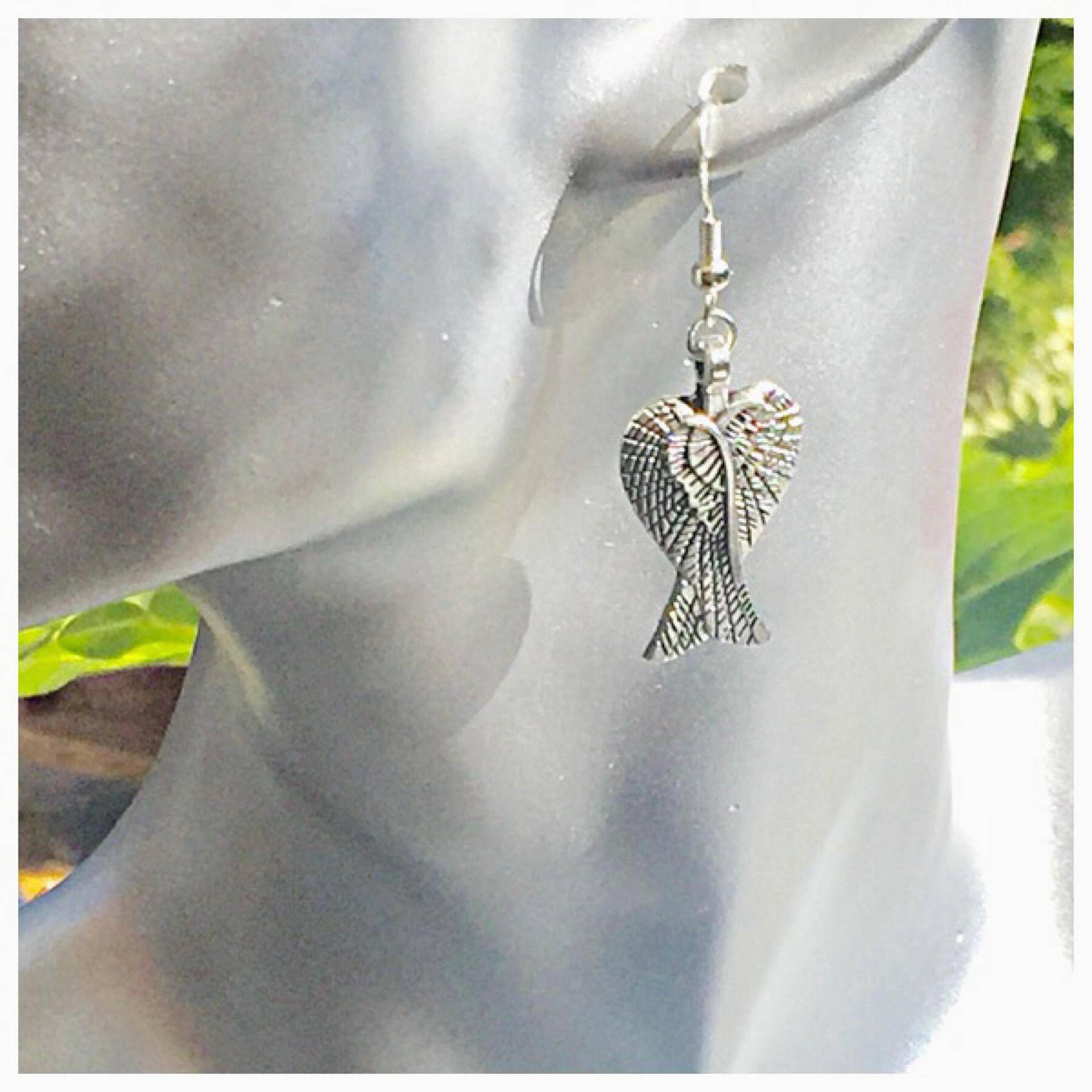 Wunderschöne Engelsflügel Ohrringe Mit 925 Silber Haken Wunderschöne Engelsflügel Ohrringe Mit 925 Silber Haken von MollyMcgheeBoutique