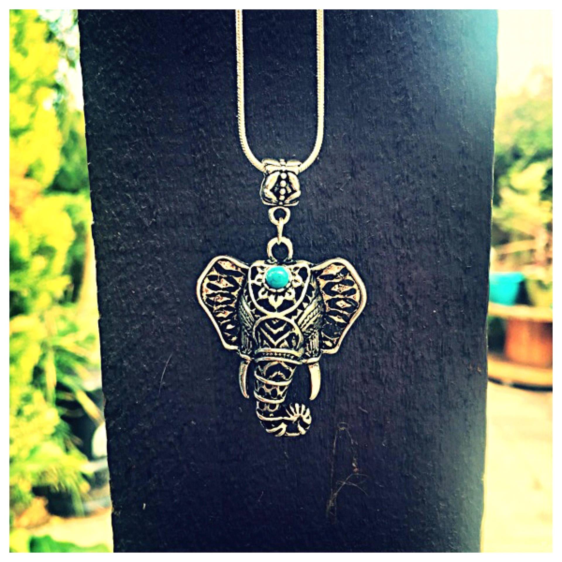 Wunderschöner Elefanten Anhänger Mit Einer 925 Silberkette Wunderschöner Elefanten Anhänger Mit Einer 925 Silberkette von MollyMcgheeBoutique
