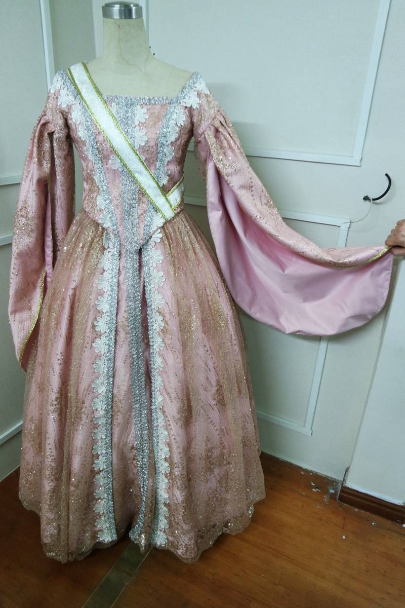 2 Zahlungspläne - Anastasia Broadway Kostüm-Inspiration Kleid Funkelnd 2 Zahlungspläne - Anastasia Broadway Kostüm-Inspiration Kleid Funkelnd von MollyNguyenDesign
