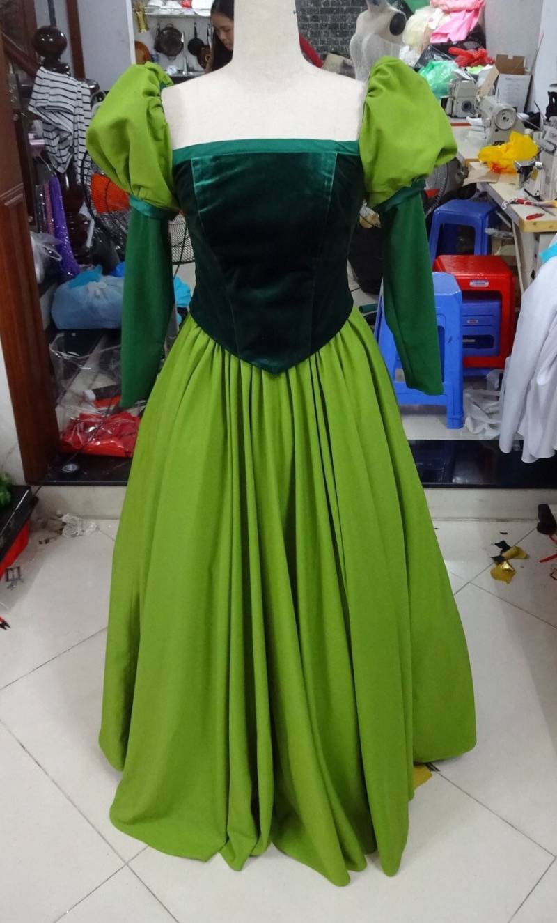 "Die Schöne Und Das Biest "Library Belle" Kostüm Inspiriert - Grünes Belle Kleid." "Die Schöne Und Das Biest "Library Belle" Kostüm Inspiriert - Grünes Belle Kleid." von MollyNguyenDesign