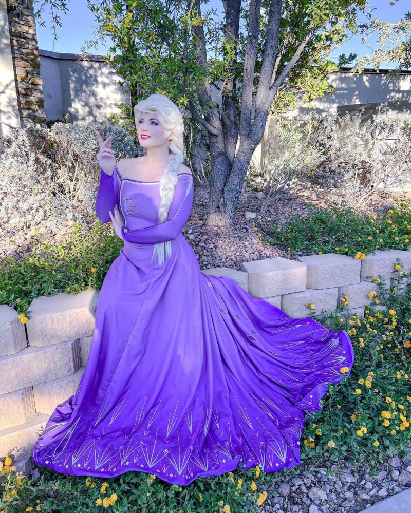 Lila Elsa Kleid - Inspiriertes Kostüm Die Eiskönigin 2 Glitzer Malen Lila Elsa Kleid - Inspiriertes Kostüm Die Eiskönigin 2 Glitzer Malen von MollyNguyenDesign
