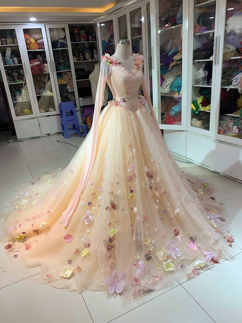 Aurora Inspiriertes Kleid - Dornröschen-Kostüm Hochzeitskleid -Maleficent Aurora Inspiriertes Kleid - Dornröschen-Kostüm Hochzeitskleid -Maleficent von MollyNguyenDesign2
