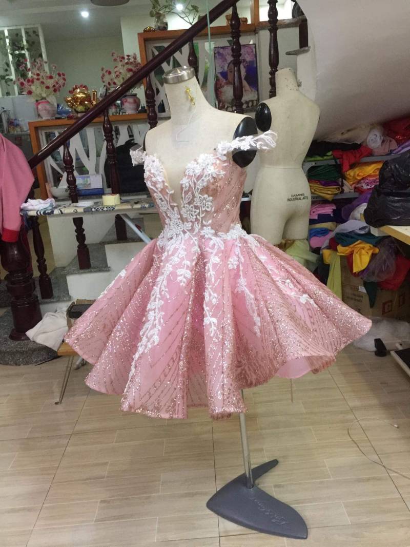 Partykleid - Süßes Kleid Kurzes Glitzerndes Wadenlanges Partykleid - Süßes Kleid Kurzes Glitzerndes Wadenlanges von MollyNguyenDesign2