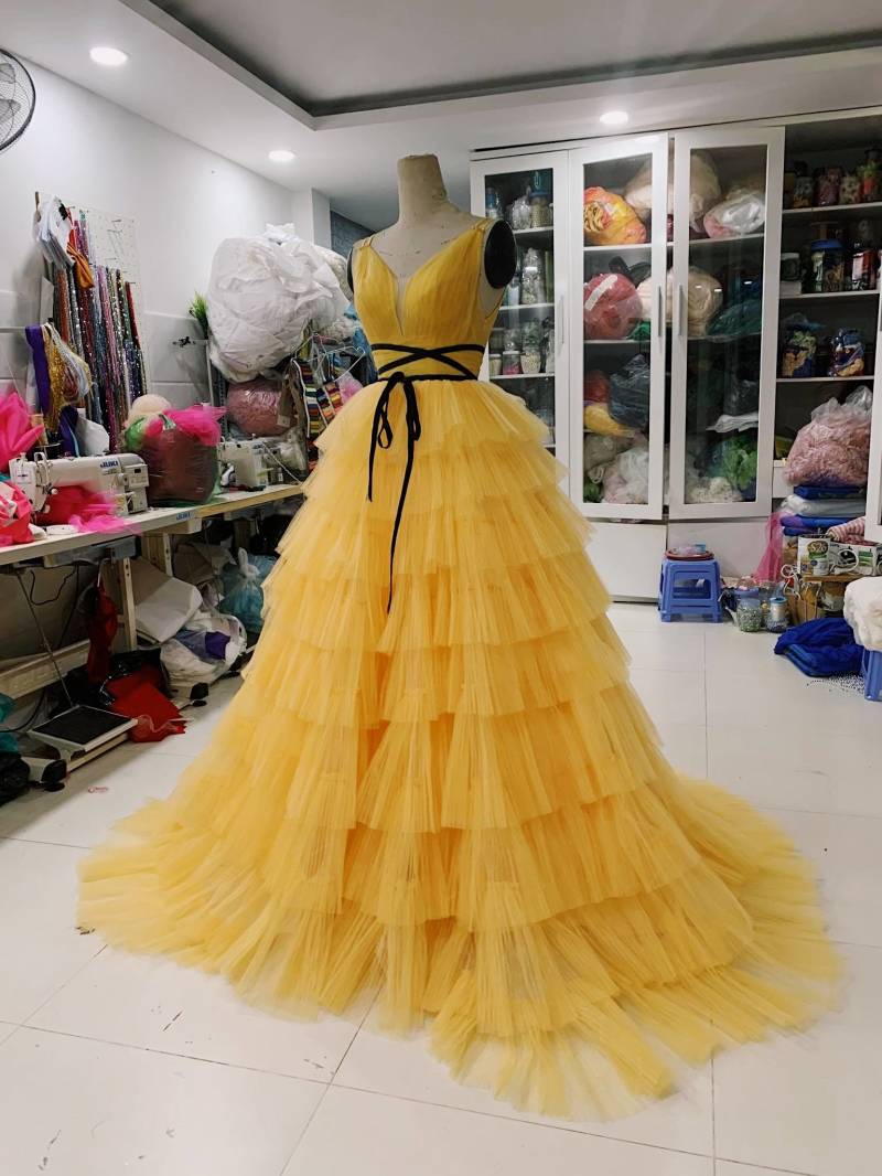 Wunderschönes Gelbes Abendkleid - Farbenkleid von MollyNguyenDesign2