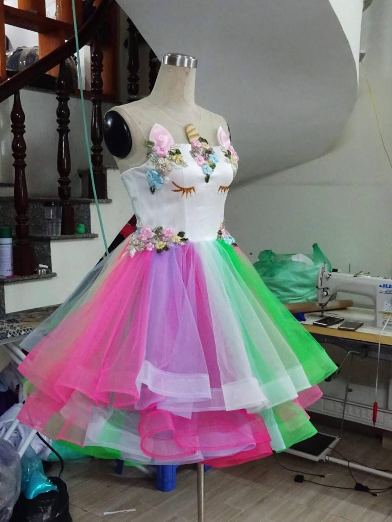 Wunderschönes Kurzes Einhorn Kleid - Unicorn Abendkleider Cosplay Wunderschönes Kurzes Einhorn Kleid - Unicorn Abendkleider Cosplay von MollyNguyenDesign2