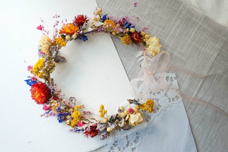 Handgefertigte Trockenblumen Krone Heidi Blumen Haarband von Moltinghouse