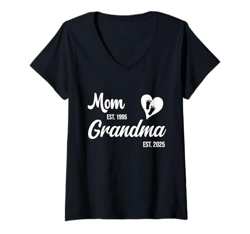Damen Mama Est 1995 Oma Est 2025, Mama Oma T-Shirt mit V-Ausschnitt Damen Mama Est 1995 Oma Est 2025, Mama Oma T-Shirt mit V-Ausschnitt von Mom Grandma Established