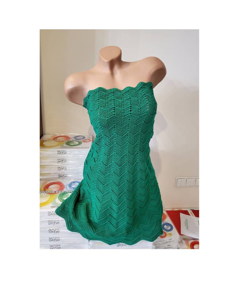 Grünes Ärmelloses Kleid Für Den Sommer - Schulter Wenig Gehäkelt Handgemacht Grünes Ärmelloses Kleid Für Den Sommer - Schulter Wenig Gehäkelt Handgemacht von MomDaughterCraft