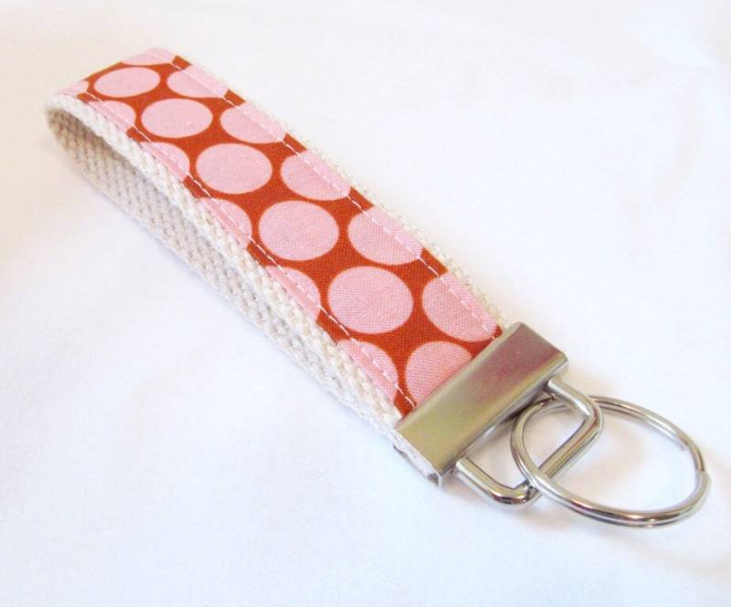 Schlüsselanhänger in Amy Butler Full Moon Polka Dot Camel Schlüsselanhänger in Amy Butler Full Moon Polka Dot Camel von MomNMiaDesigns