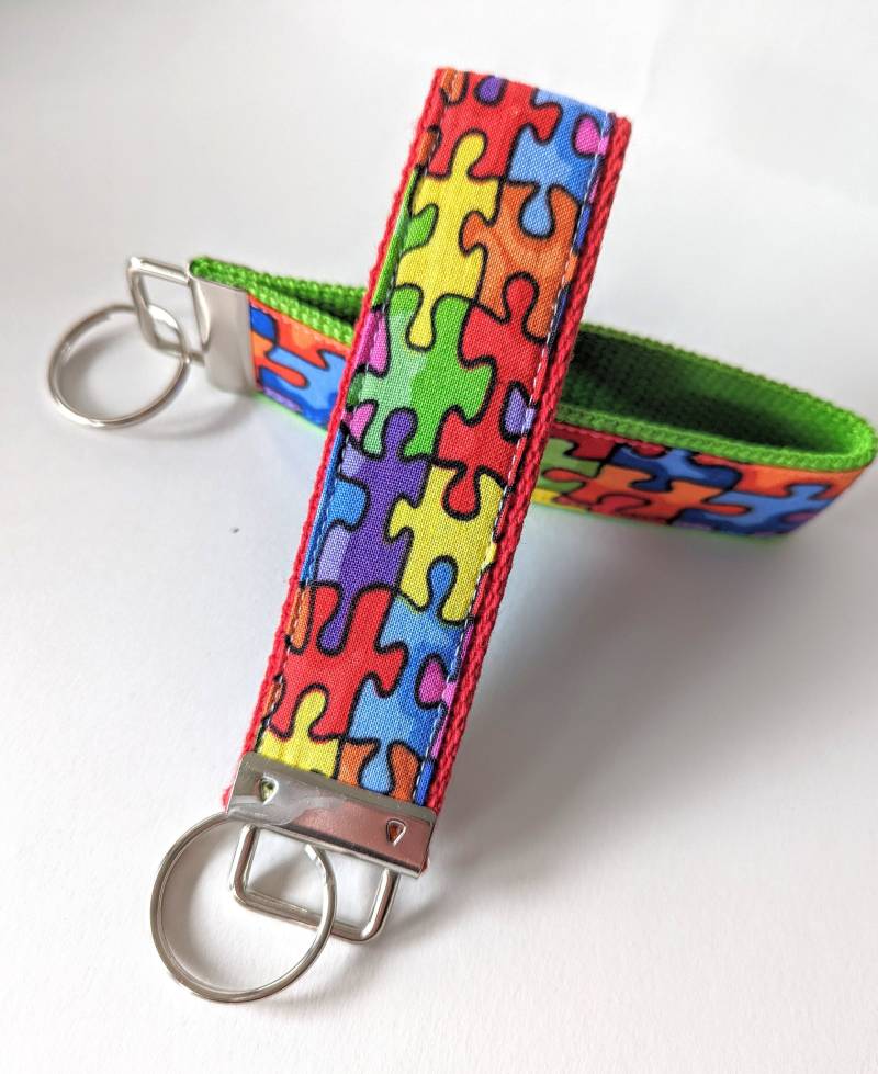 Schlüsselanhänger in Puzzle Pieces - Autism Awareness Schlüsselanhänger in Puzzle Pieces - Autism Awareness von MomNMiaDesigns
