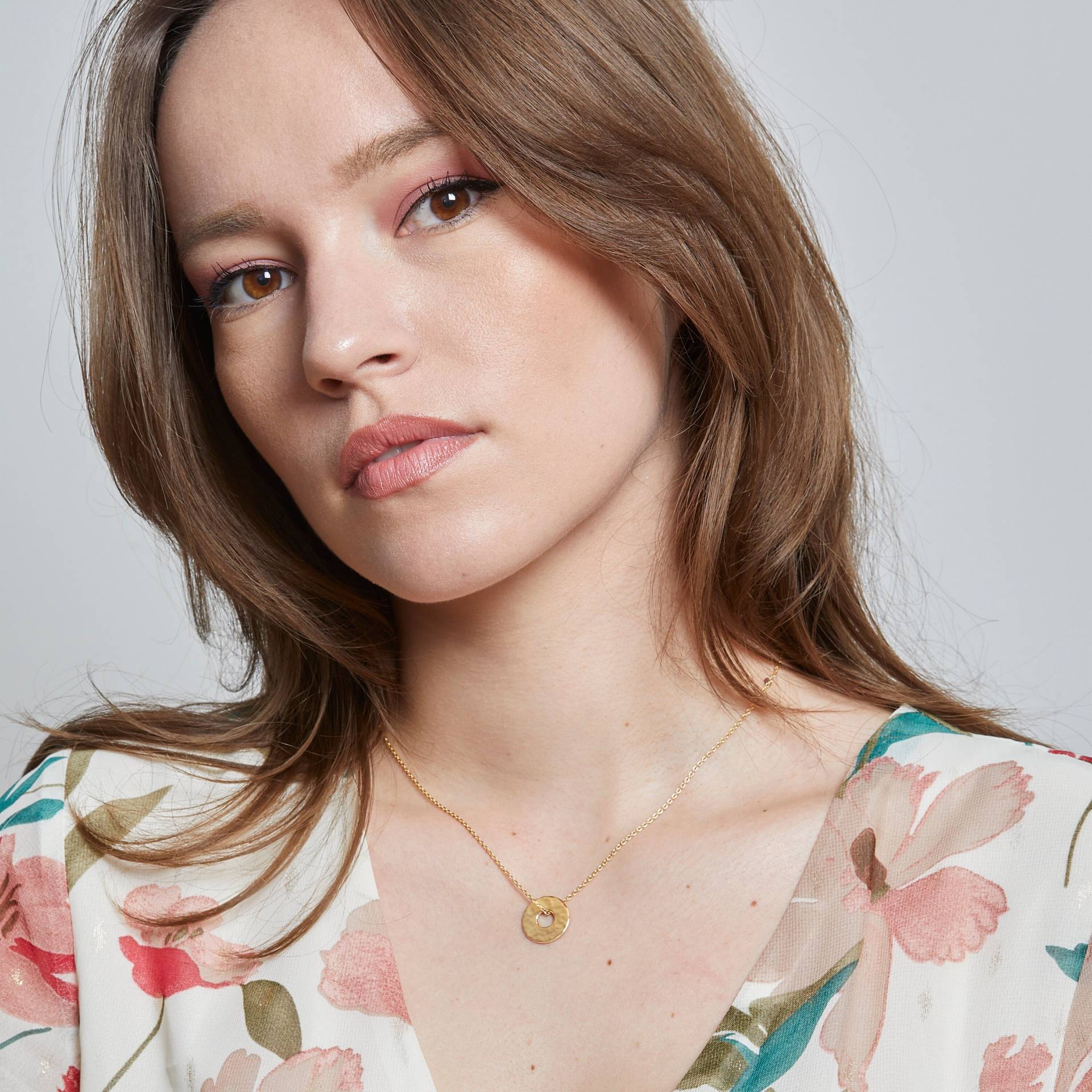 Personalisierte Halskette Mit Gehämmertem Zielmedaillon, Vergoldet, Geschenk Für Paare, Brautjungfern Personalisierte Halskette Mit Gehämmertem Zielmedaillon, Vergoldet, Geschenk Für Paare, Brautjungfern von MomentsPrecieuxFR
