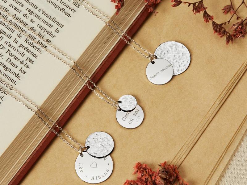 Personalisierte Halskette Mit Großer Medaille Und Gehämmertem Charm, Silber, Ideales Geschenk Für Patentante, Mutter, Ehefrau von MomentsPrecieuxFR